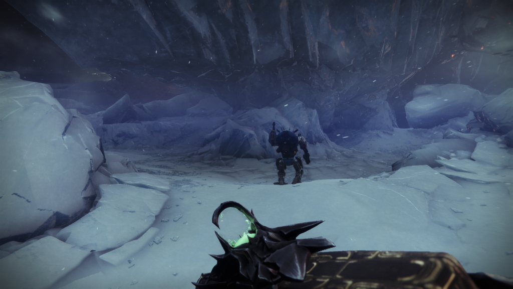 Destiny 2 The guardian is sneaking up on the enemy